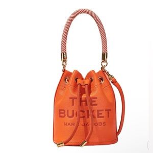 Marc Jacobs The Leather Bucket Bag in Orange